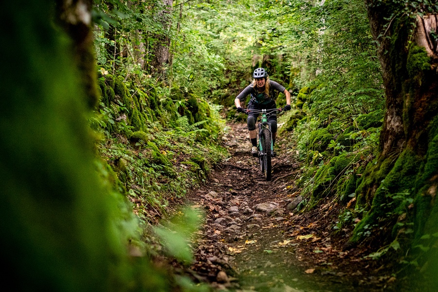 mountain biking in morzine